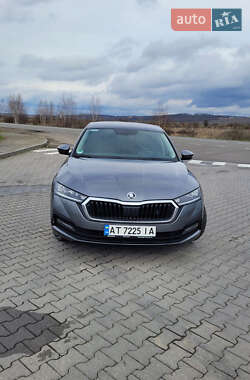 Лифтбек Skoda Octavia 2023 в 