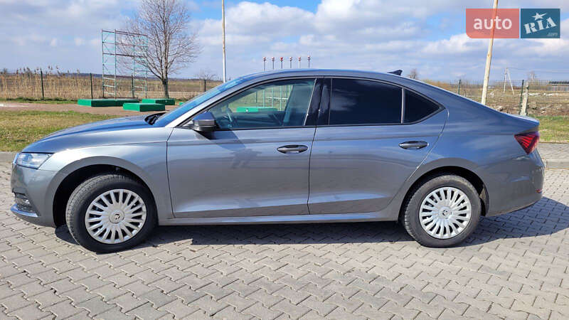 Лифтбек Skoda Octavia 2023 в Ивано-Франковске