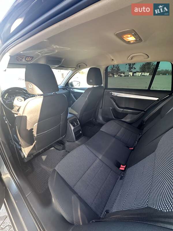 Універсал Skoda Octavia 2013 в Чернівцях