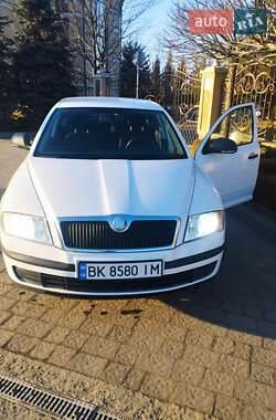 Лифтбек Skoda Octavia 2012 в 