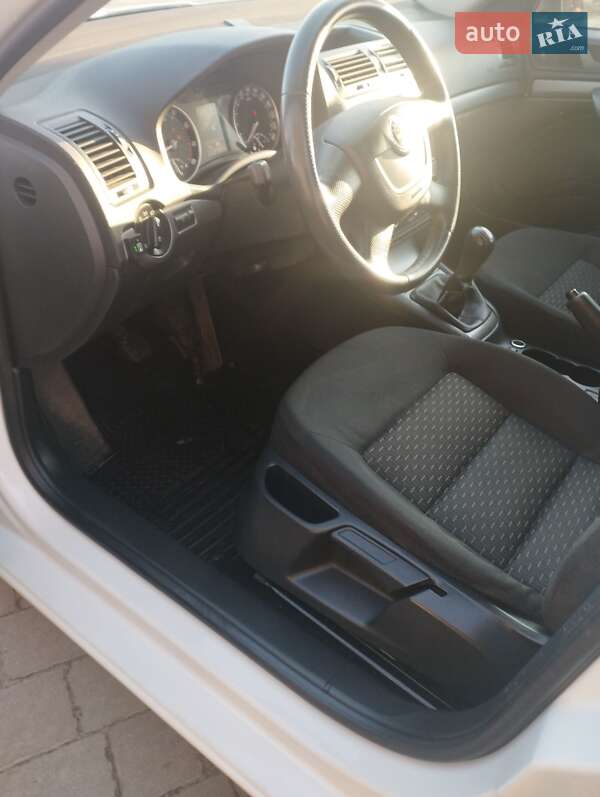 Лифтбек Skoda Octavia 2012 в Сарнах