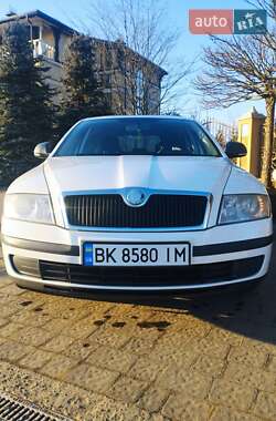Лифтбек Skoda Octavia 2012 в 