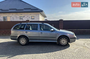 Универсал Skoda Octavia 2002 в Костополе