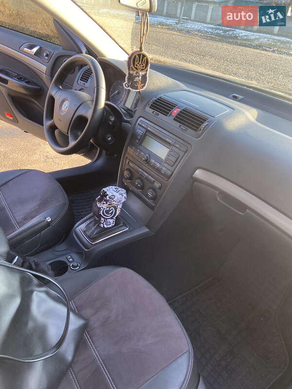 Лифтбек Skoda Octavia 2008 в Краснограде фото 9 Лифтбек Skoda Octavia 2008 в Краснограде