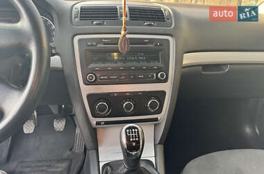 Лифтбек Skoda Octavia 2012 в 
