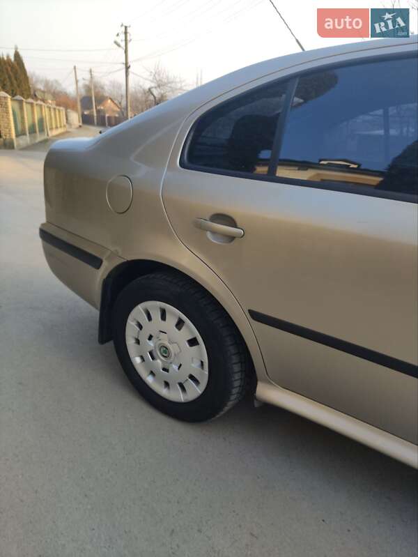 Лифтбек Skoda Octavia 2005 в Черновцах