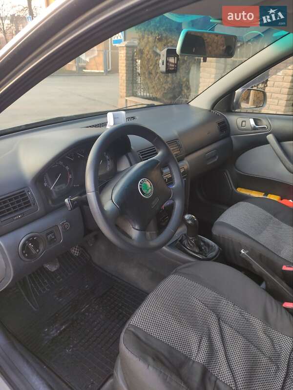 Лифтбек Skoda Octavia 2005 в Черновцах