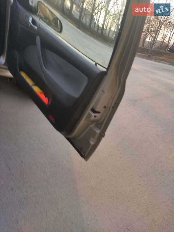 Лифтбек Skoda Octavia 2005 в Черновцах