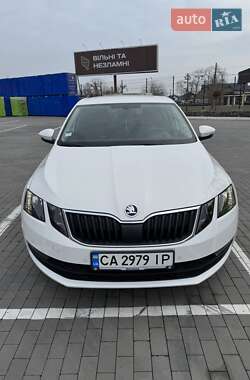 Лифтбек Skoda Octavia 2017 в Умани