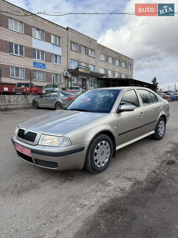 Лифтбек Skoda Octavia 2004 в Сумах