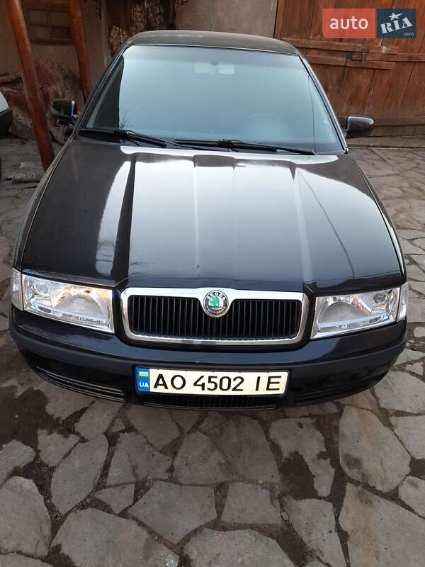 Лифтбек Skoda Octavia 2003 в Иршаве