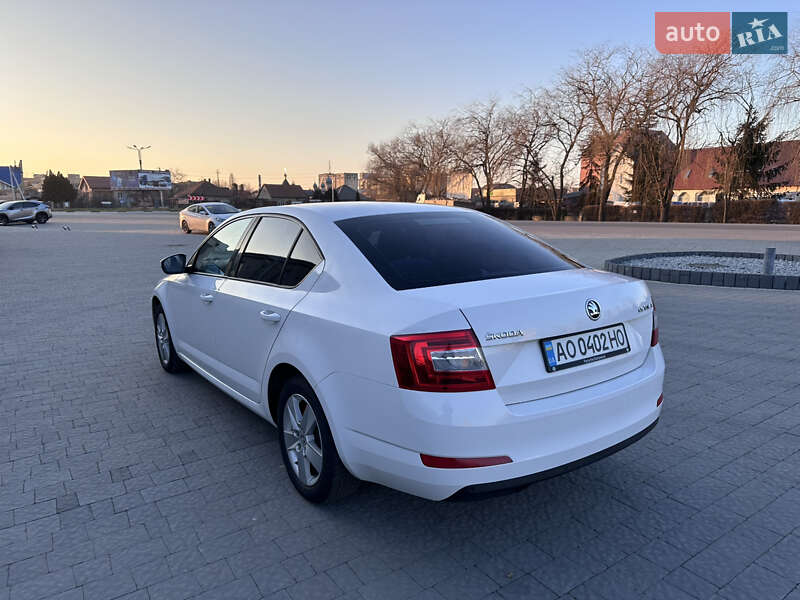 Лифтбек Skoda Octavia 2016 в Ужгороде
