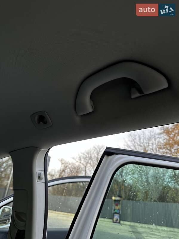 Універсал Skoda Octavia 2012 в Ужгороді