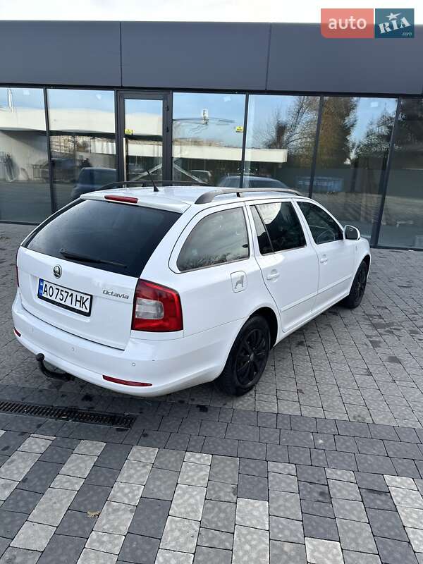 Універсал Skoda Octavia 2012 в Ужгороді