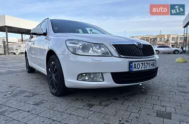 Універсал Skoda Octavia 2012 в Ужгороді