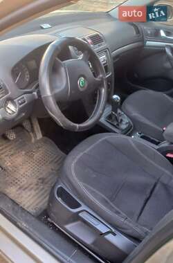 Лифтбек Skoda Octavia 2005 в 