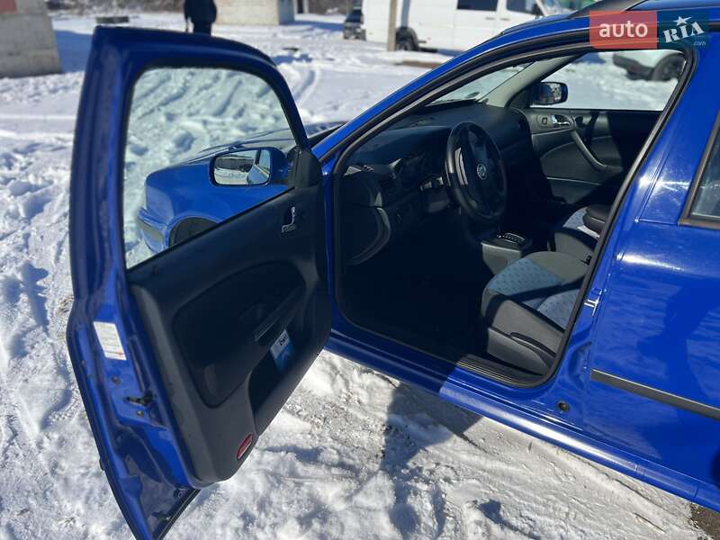 Универсал Skoda Octavia 2002 в Лозовой