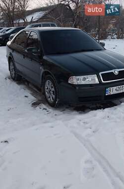 Лифтбек Skoda Octavia 2002 в Новых Санжарах