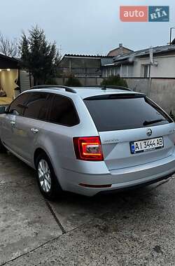 Универсал Skoda Octavia 2017 в Василькове