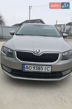 Лифтбек Skoda Octavia 2015 в Ужгороде