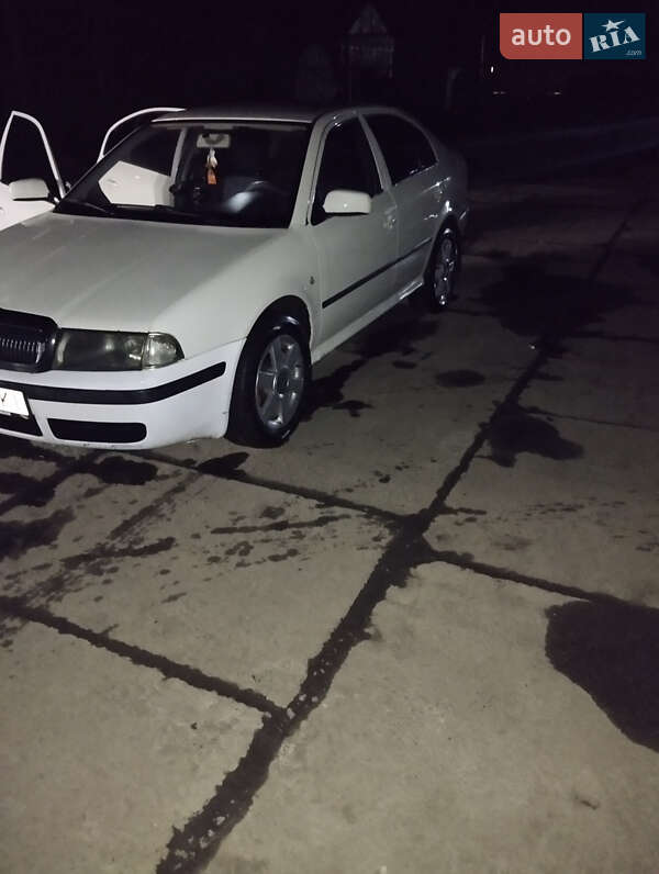Лифтбек Skoda Octavia 2004 в Уланове