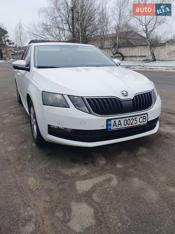 Лифтбек Skoda Octavia 2017 в Киеве фото 4 Лифтбек Skoda Octavia 2017 в Киеве