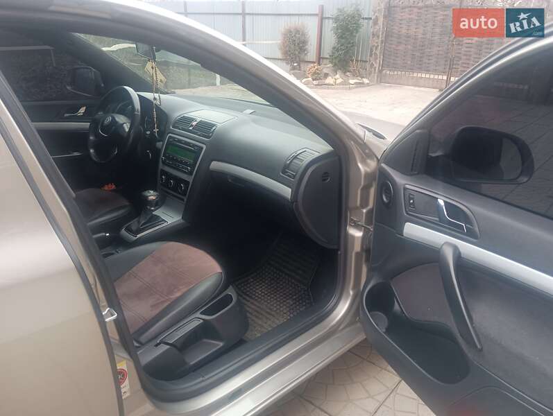 Лифтбек Skoda Octavia 2009 в Мукачево