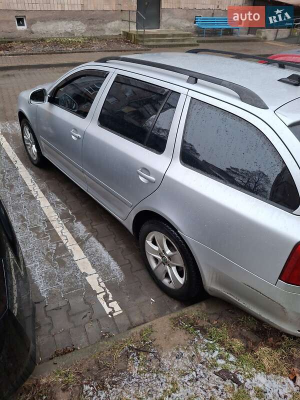 Універсал Skoda Octavia 2009 в Луцьку