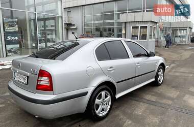 Лифтбек Skoda Octavia 2004 в 