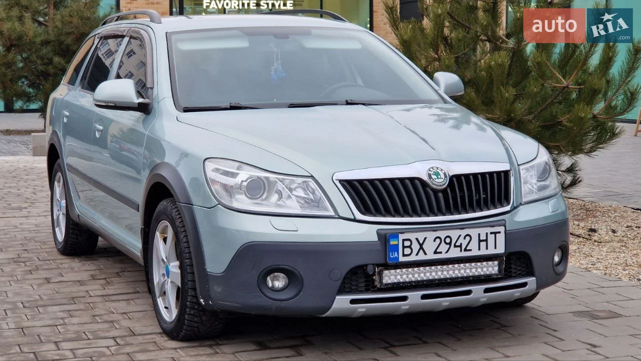 2010 Skoda Octavia - мініатюра 36