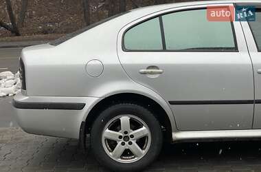 Ліфтбек Skoda Octavia 2004 в 