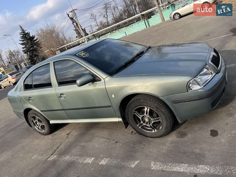 Лифтбек Skoda Octavia 2001 в Днепре