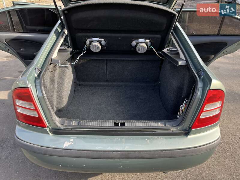 Лифтбек Skoda Octavia 2001 в Днепре