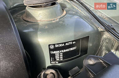 Ліфтбек Skoda Octavia 2003 в 