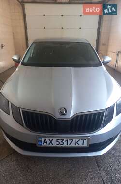 Лифтбек Skoda Octavia 2017 в Бурыни