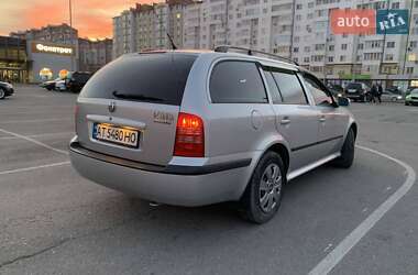 Універсал Skoda Octavia 2003 в Надвірній