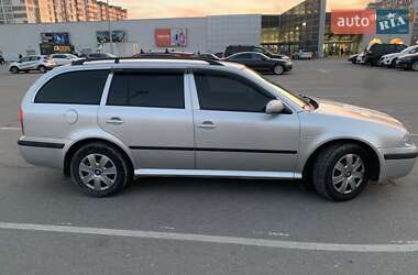 Універсал Skoda Octavia 2003 в Надвірній