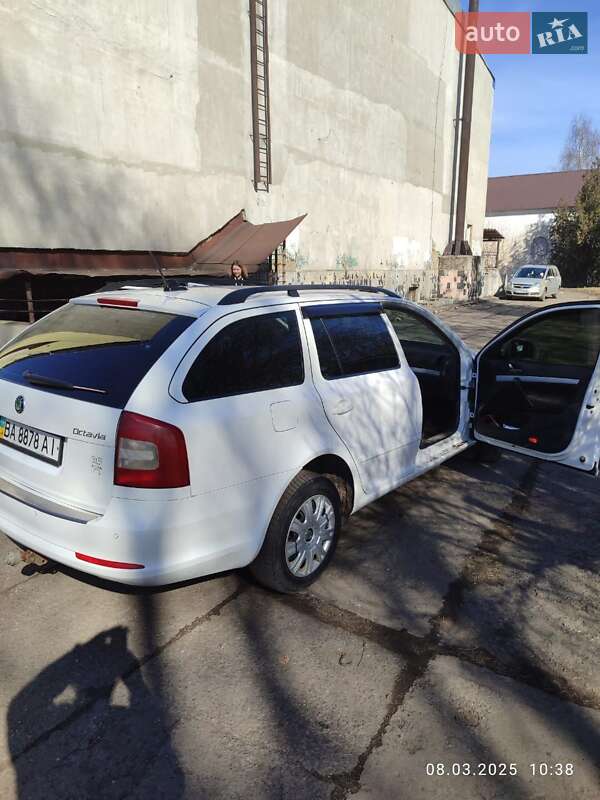 Универсал Skoda Octavia 2011 в Новоукраинке