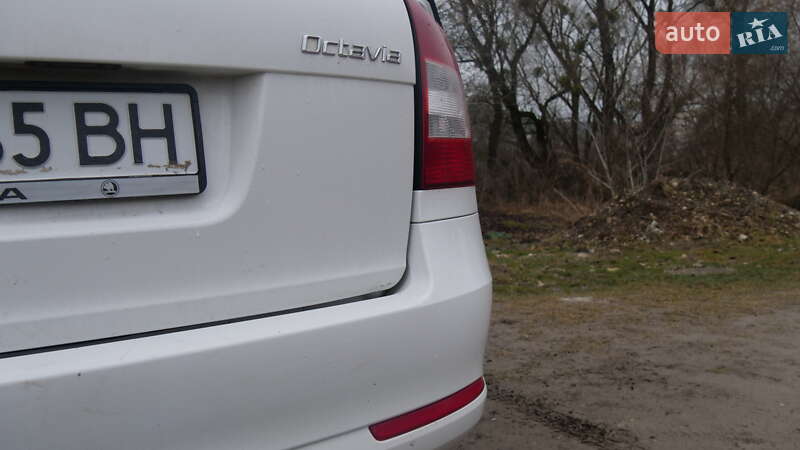 Універсал Skoda Octavia 2011 в Бережанах