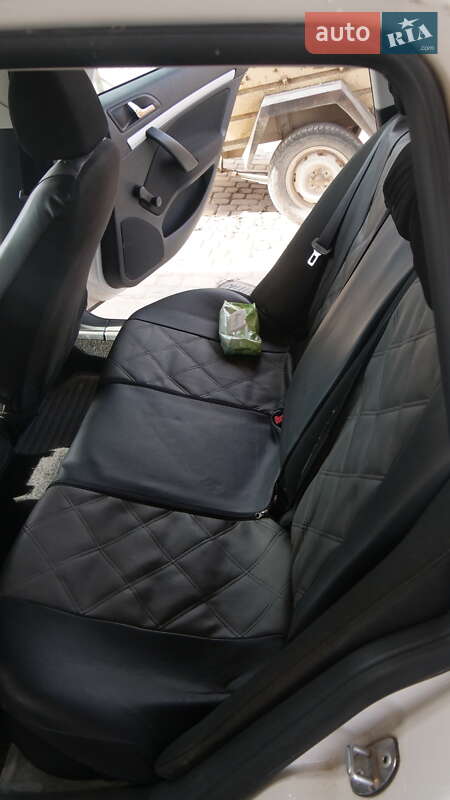 Універсал Skoda Octavia 2011 в Бережанах