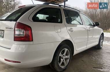 Універсал Skoda Octavia 2011 в Бережанах