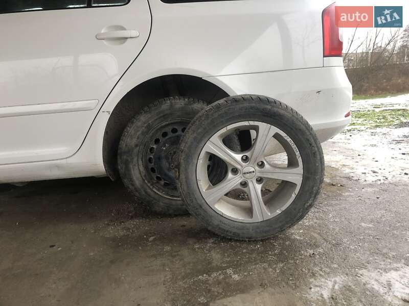 Універсал Skoda Octavia 2011 в Бережанах