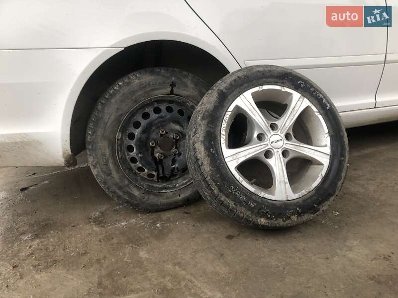 Універсал Skoda Octavia 2011 в Бережанах
