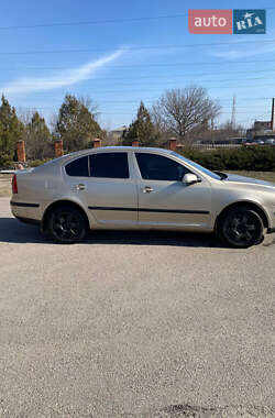 Лифтбек Skoda Octavia 2005 в 