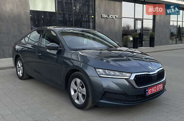 Ліфтбек Skoda Octavia 2020 в Ужгороді