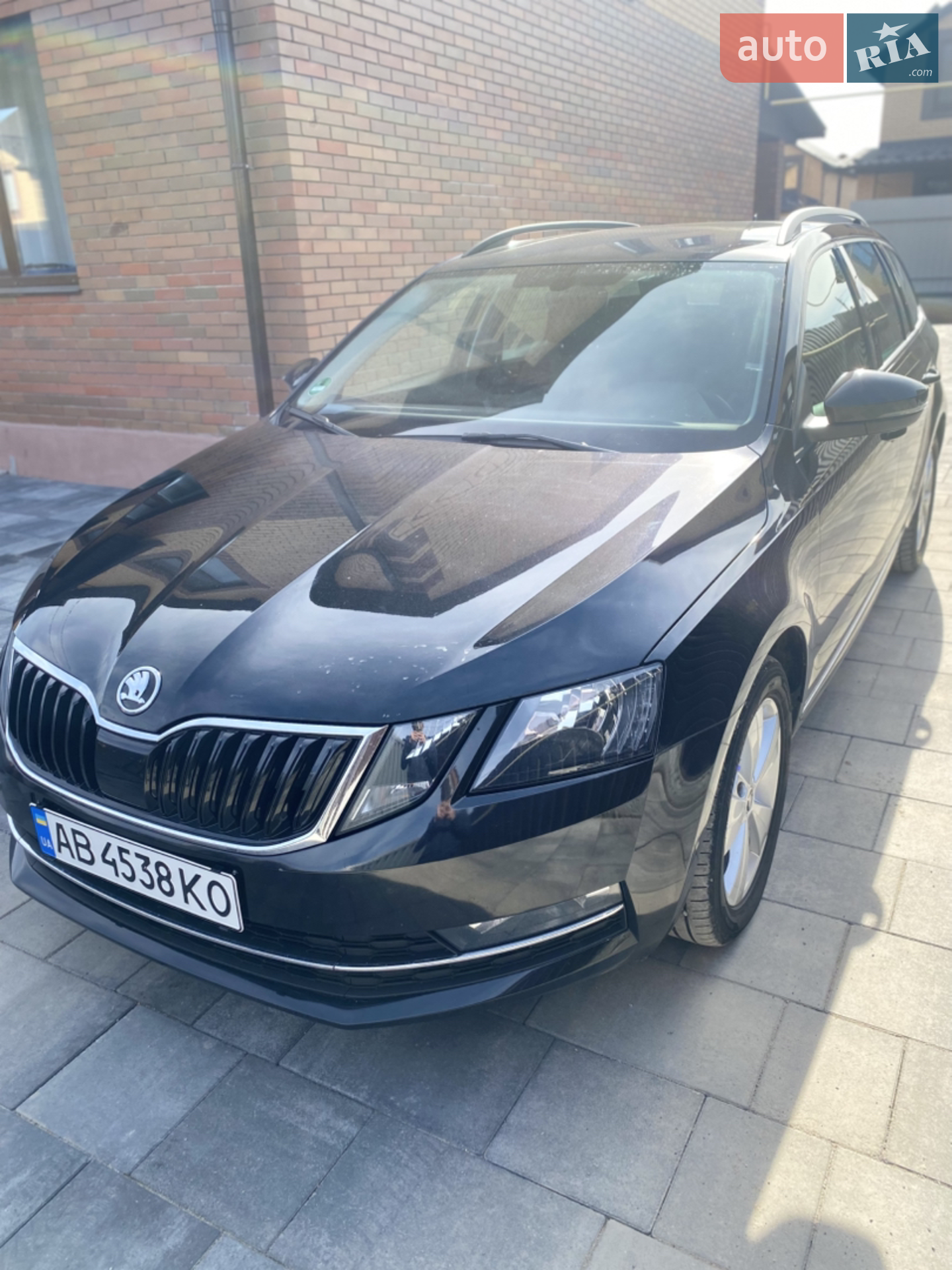 Skoda Octavia 2019 VIN TMBJJ7NE3L0050166 фото оголошення 2 з 36