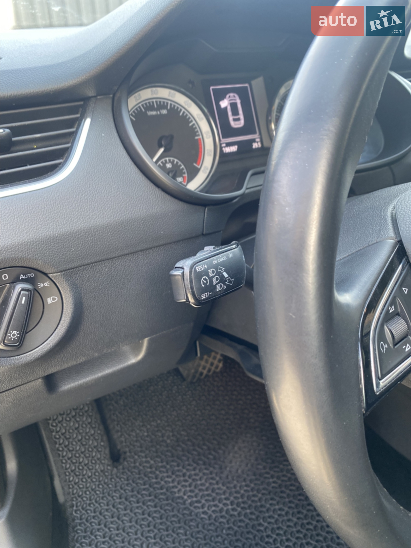 Skoda Octavia 2019 VIN TMBJJ7NE3L0050166 фото оголошення 15 з 36