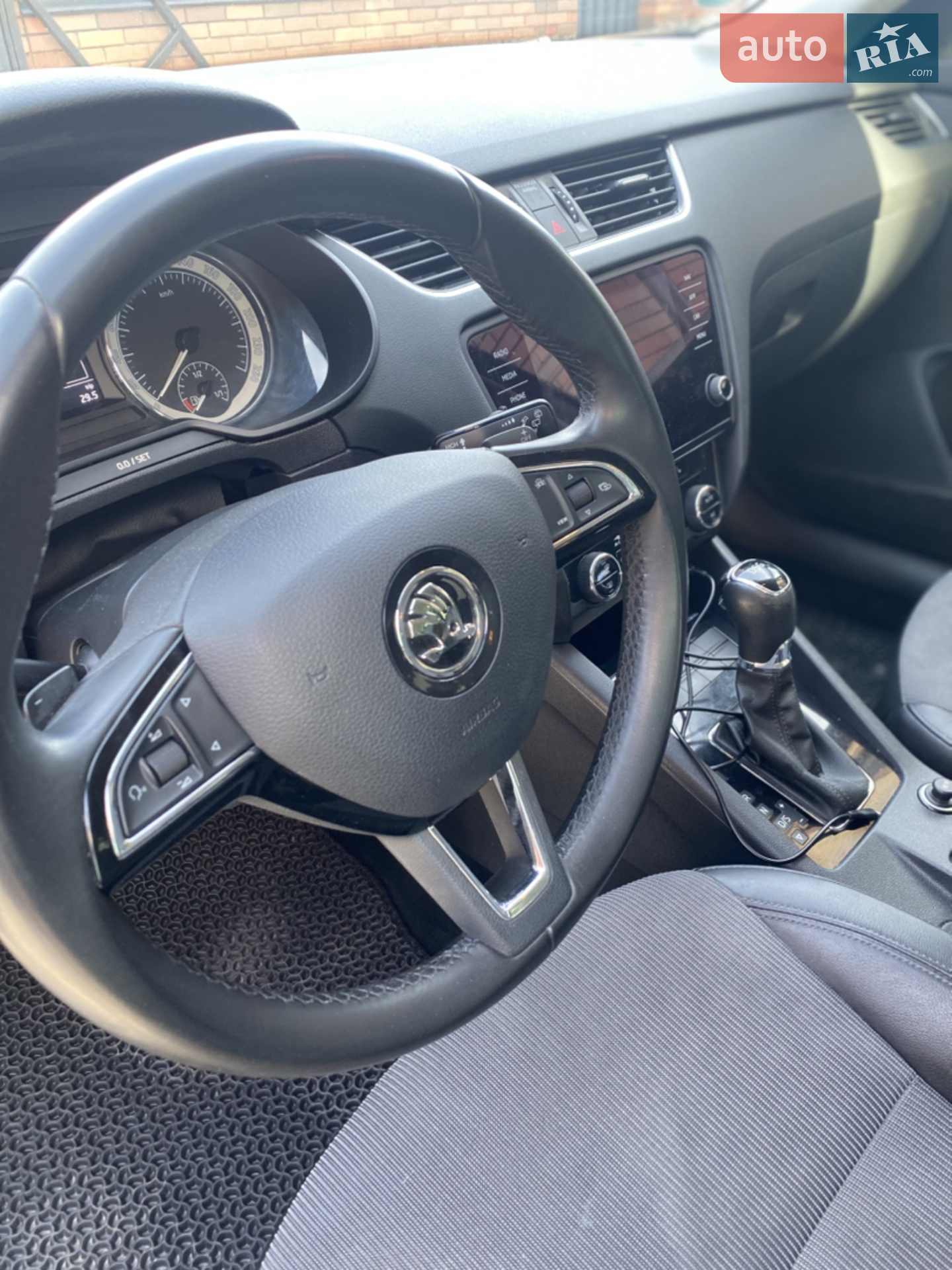 Skoda Octavia 2019 VIN TMBJJ7NE3L0050166 фото оголошення 17 з 36