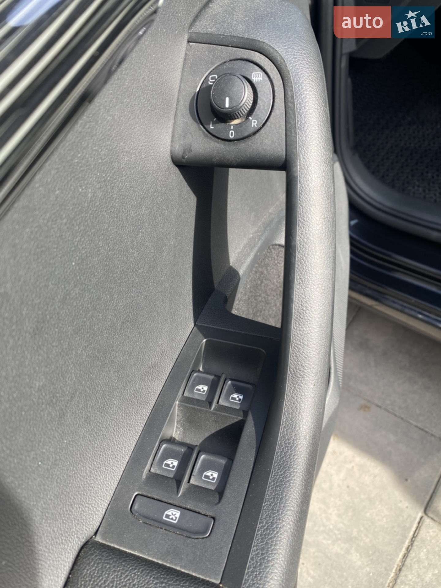 Skoda Octavia 2019 VIN TMBJJ7NE3L0050166 фото оголошення 7 з 36