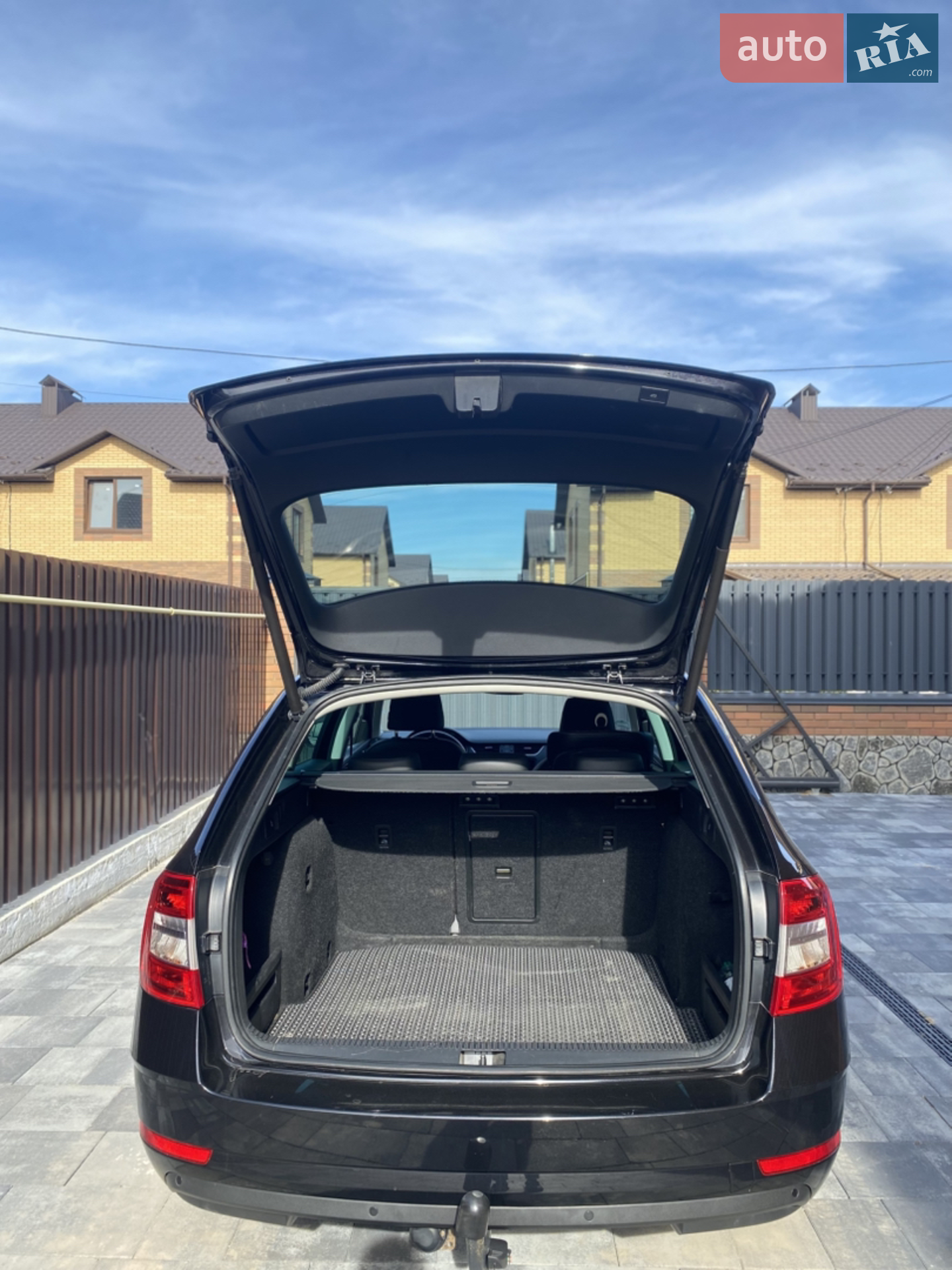 Skoda Octavia 2019 VIN TMBJJ7NE3L0050166 фото оголошення 5 з 36